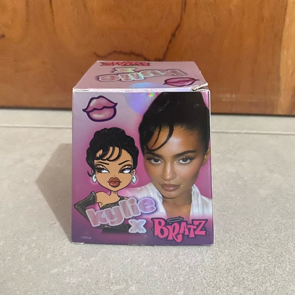 Bratz x Kylie Jenner Msytery - Picture 2 of 7
